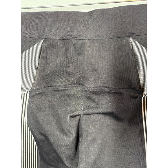 Fabletics Womens Heavy Compression Stretch Leggings Large Full Length Pockets - Picture 7 of 10